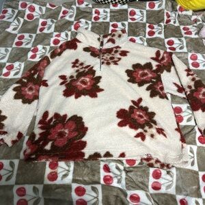 Very cozy and warm white and red floral zip-up sweater #floral #cozy